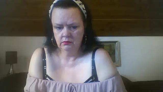 TiffanyMature online show from 22, 9, 2025