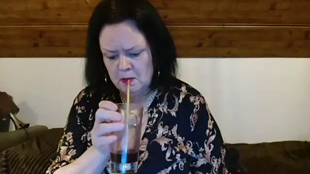 TiffanyMature online show from 8, 11, 2025