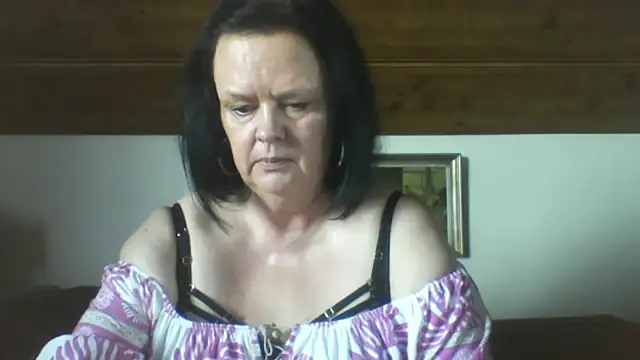 TiffanyMature online show from 10, 9, 2025
