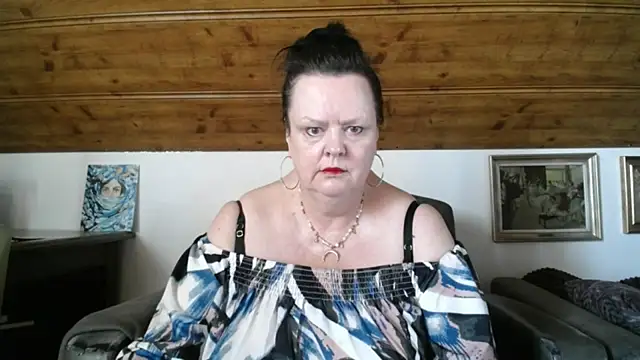 TiffanyMature online show from 1, 6, 2026
