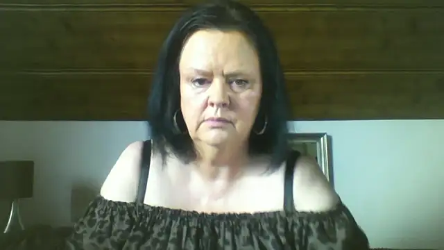 TiffanyMature online show from 15, 9, 2025