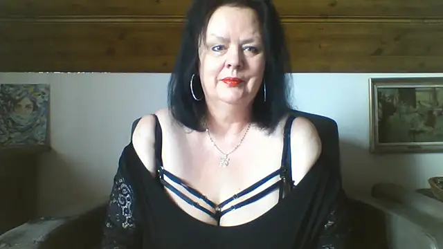 TiffanyMature online show from 24, 3, 2026