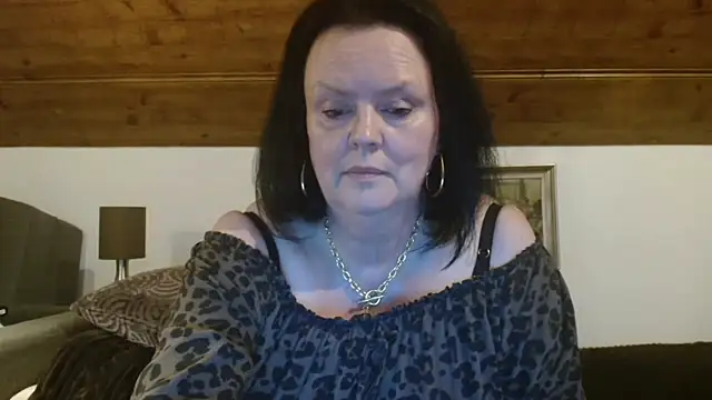TiffanyMature online show from 2, 10, 2025