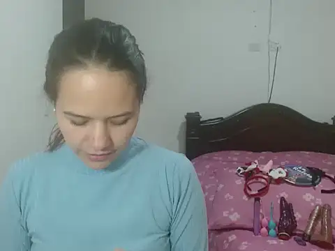 Snapshot of yarafuckass chatting on 17, 10, 2025 yarafuckass online show from 17, 10, 2025