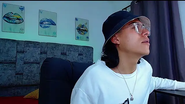 dirty model online show from 13, 10, 2025