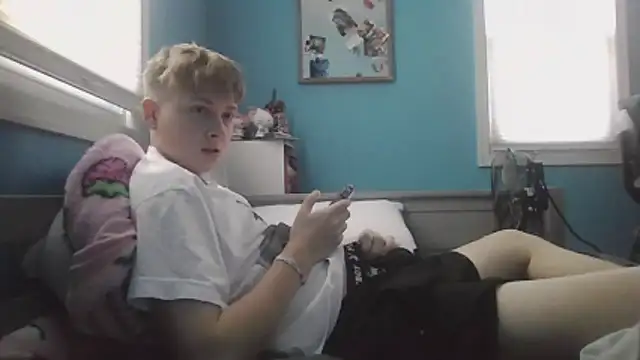 Snapshot of Liam_axel35 chatting on 15, 11, 2025 Liam axel35 online show from 15, 11, 2025