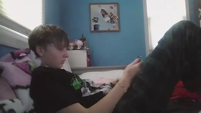 Snapshot of Liam_axel35 chatting on 4, 11, 2025 Liam axel35 online show from 4, 11, 2025