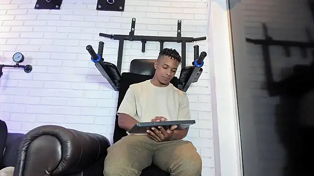 ItaloMoore online show from 13, 2, 2026