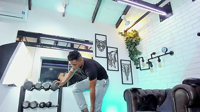 ItaloMoore online show from 15, 12, 2025