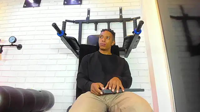 ItaloMoore online show from 3, 12, 2025