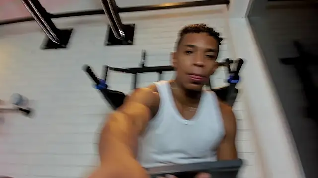 ItaloMoore online show from 10, 10, 2025