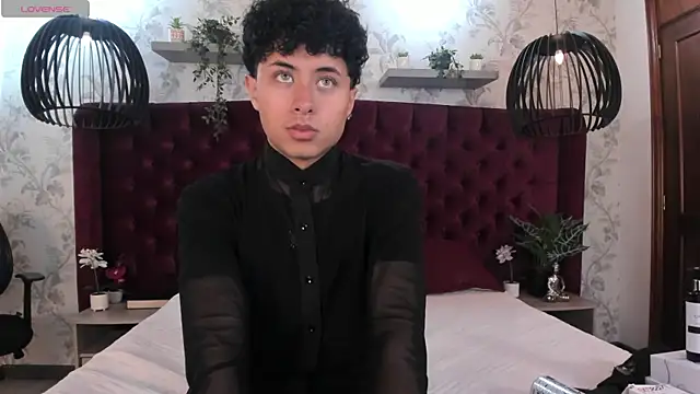 Snapshot of NoahDupont chatting on 15, 9, 2025 NoahDupont online show from 15, 9, 2025
