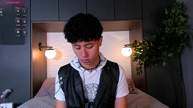 Snapshot of NoahDupont chatting on 24, 9, 2025 NoahDupont online show from 24, 9, 2025