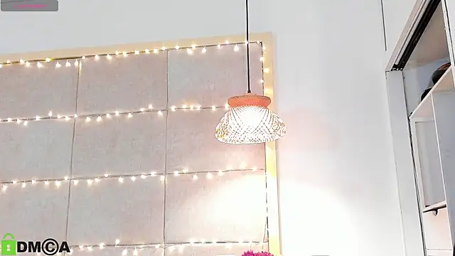 VioletHilton online show from 10, 2, 2026