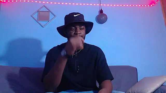 Snapshot of eebony_stallion chatting on 12, 6, 2026 eebony stallion online show from 12, 6, 2026