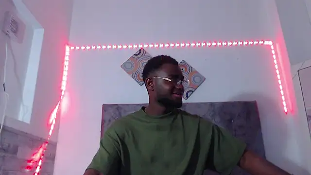 Snapshot of eebony_stallion chatting on 17, 7, 2026 eebony stallion online show from 17, 7, 2026