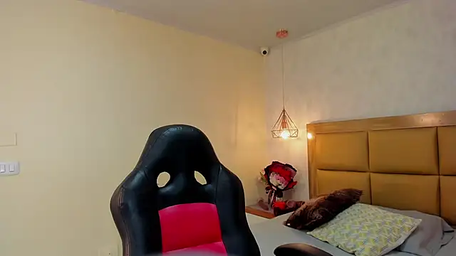 MELISSAROUGE online show from 7, 4, 2026