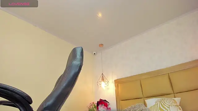 MELISSAROUGE online show from 18, 4, 2026