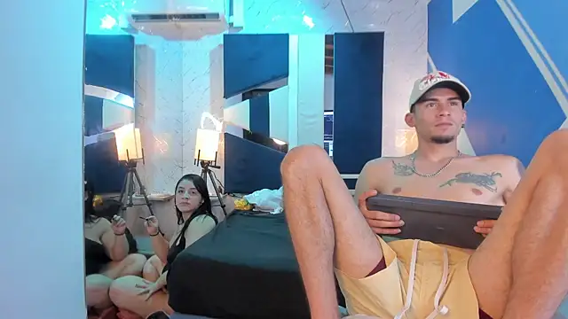 StrapSwingers online show from 10, 10, 2025