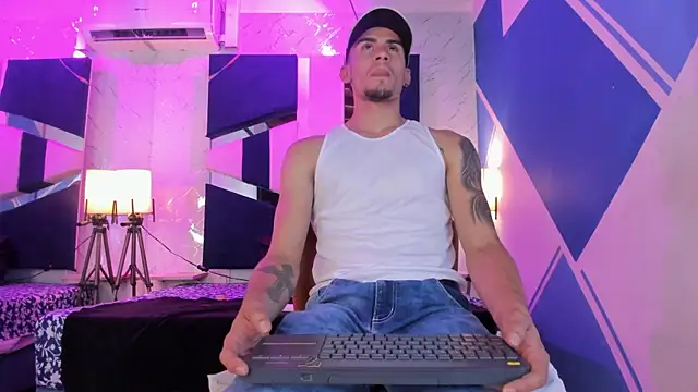 StrapSwingers online show from 29, 10, 2025