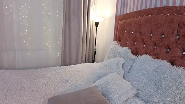 LunaVelvet777 online show from 15, 4, 2026