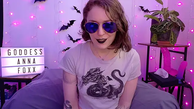 mistressannafoxx online show from 5, 2, 2026