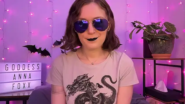 Snapshot of mistressannafoxx chatting on 24, 11, 2025 mistressannafoxx online show from 24, 11, 2025