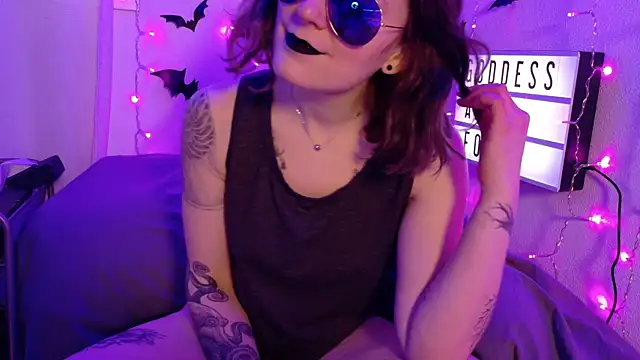 mistressannafoxx online show from 21, 4, 2026