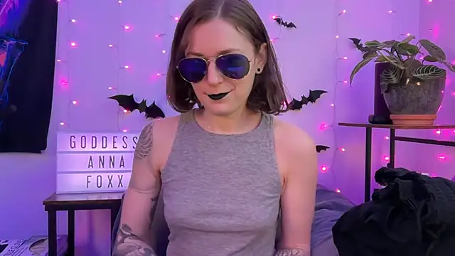 Snapshot of mistressannafoxx chatting on 18, 11, 2025 mistressannafoxx online show from 18, 11, 2025