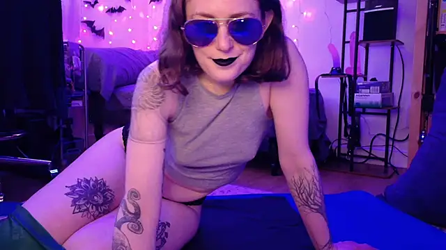 mistressannafoxx online show from 15, 4, 2026