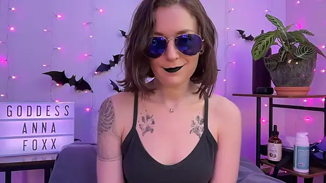 Snapshot of mistressannafoxx chatting on 20, 11, 2025 mistressannafoxx online show from 20, 11, 2025