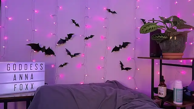 Snapshot of mistressannafoxx chatting on 17, 11, 2025 mistressannafoxx online show from 17, 11, 2025