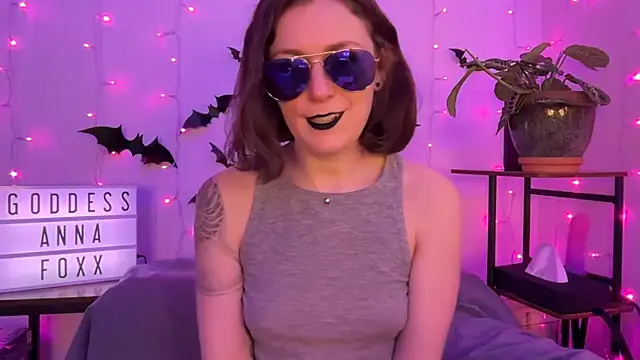 Snapshot of mistressannafoxx chatting on 25, 11, 2025 mistressannafoxx online show from 25, 11, 2025