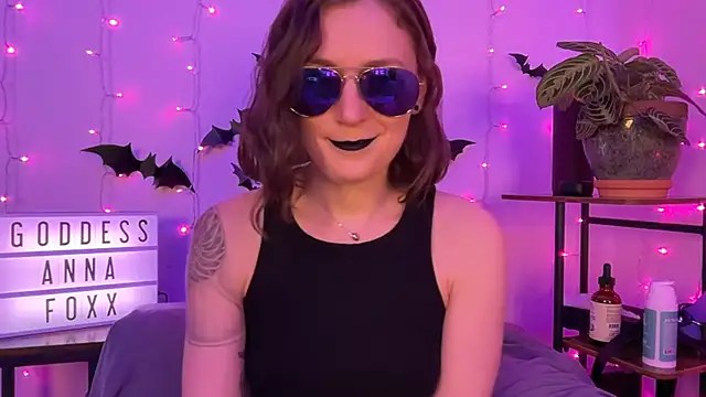 Snapshot of mistressannafoxx chatting on 23, 11, 2025 mistressannafoxx online show from 23, 11, 2025