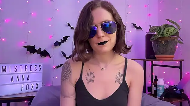 Snapshot of mistressannafoxx chatting on 7, 11, 2025 mistressannafoxx online show from 7, 11, 2025