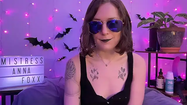 Snapshot of mistressannafoxx chatting on 3, 11, 2025 mistressannafoxx online show from 3, 11, 2025