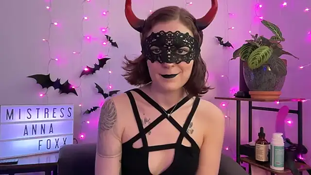 Snapshot of mistressannafoxx chatting on 30, 10, 2025 mistressannafoxx online show from 30, 10, 2025
