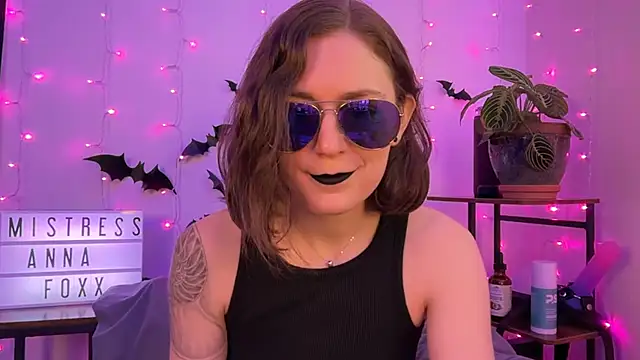 Snapshot of mistressannafoxx chatting on 14, 11, 2025 mistressannafoxx online show from 14, 11, 2025