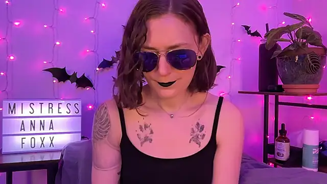 Snapshot of mistressannafoxx chatting on 13, 11, 2025 mistressannafoxx online show from 13, 11, 2025