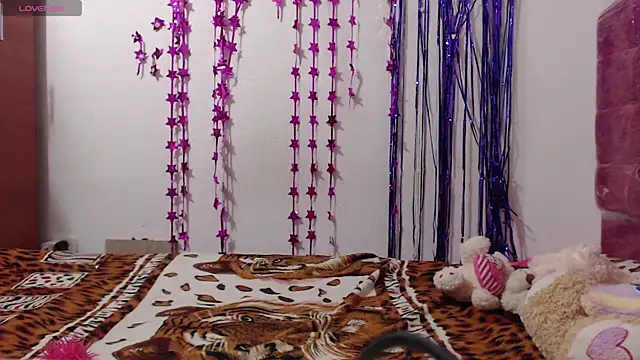 toxic sweet  online show from 2, 4, 2026