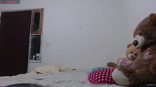 toxic sweet  online show from 6, 3, 2026