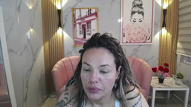 Snapshot of Jade_Jones_a chatting on 18, 11, 2025 Jade Jones a online show from 18, 11, 2025