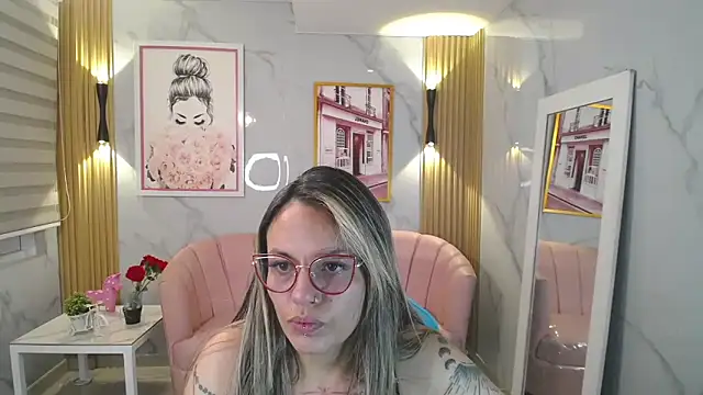 Snapshot of Jade_Jones_a chatting on 5, 11, 2025 Jade Jones a online show from 5, 11, 2025