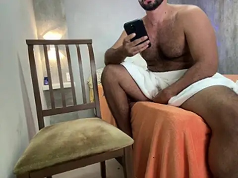 CasadoLutadorBigStuds online show from 28, 2, 2026