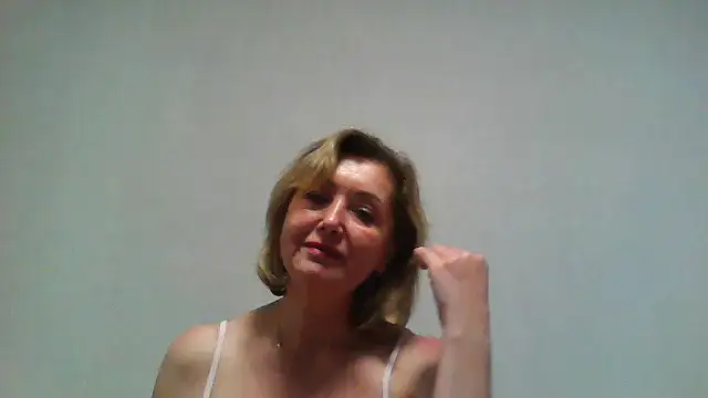 IrynaMolbertx online show from 21, 10, 2025