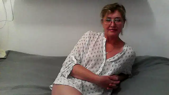 IrynaMolbertx online show from 23, 9, 2025