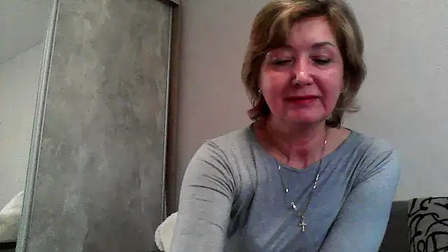 IrynaMolbertx online show from 24, 10, 2025