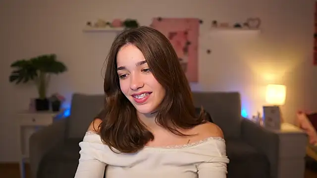 kissie cat online show from 24, 11, 2025