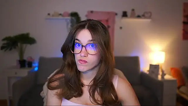 kissie cat online show from 24, 3, 2026