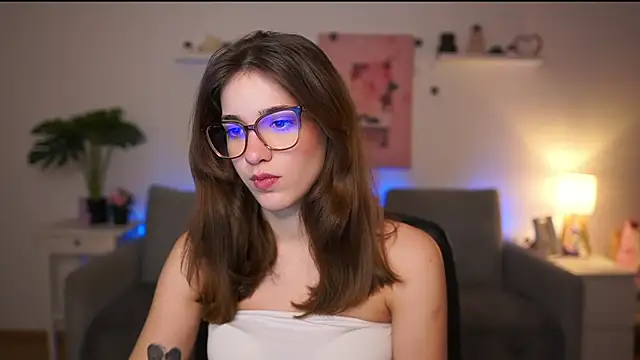 kissie cat online show from 2, 2, 2026